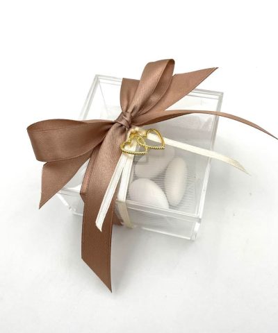 μπομπονιέρα γάμου plexiglass κουτί με καρδιές