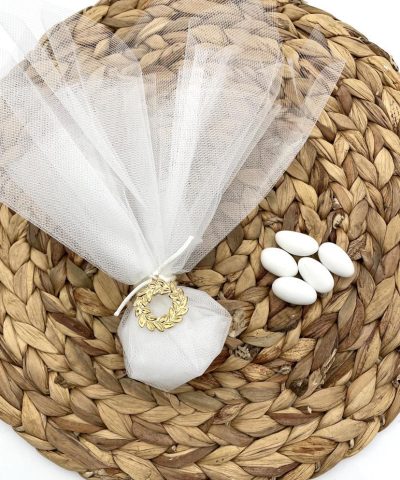 Μπομπονιέρα γάμου τούλινη με στεφανάκι