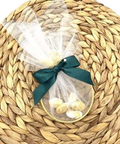 Μπομπονιέρα γάμου μεταλλικός κρίκος με αποξηραμένα λουλούδια