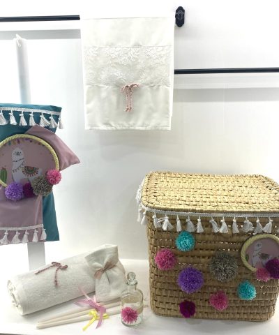 Σετ βάπτισης με ψάθινο καλάθι "Λάμα"