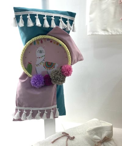 Σετ βάπτισης με ψάθινο καλάθι "Λάμα"