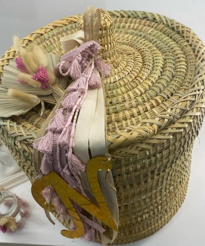 Σετ βάπτισης με ψάθινο καλάθι με μονόγραμμα